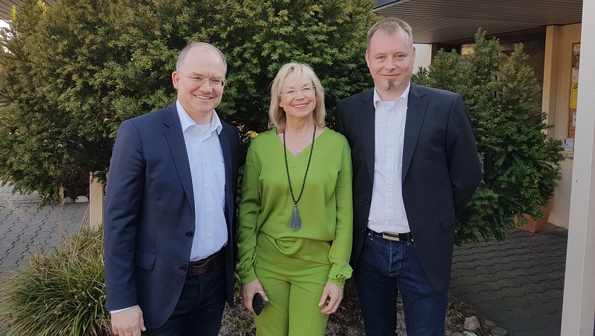 Sebastian Brehm, MdB (links) mit Landtagskandidatin Barbare Regitz und Thomas Röhrich, 1. Vorsitzender des Vorstadtvereins Alt Gründlach e.V.